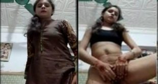 Paki Lady Showing Boobs And Pussy