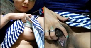 Assami Bhabhi Spread her Pussy