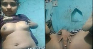 Indian Village Wife Shows Her Boobs an Pussy