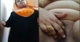 Horny Chubby Wife Fingering
